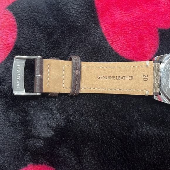 Coach Watch. Leather Brown Logo - Picture 4 of 7